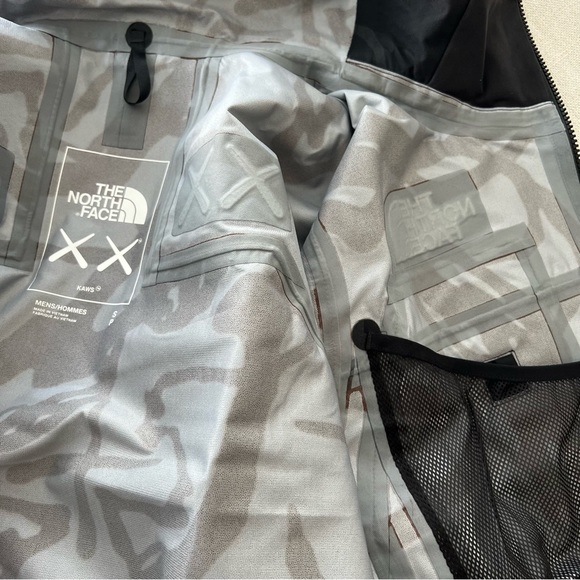 THE NORTH FACE x KAWS Freeride Jacket - Picture 11 of 16